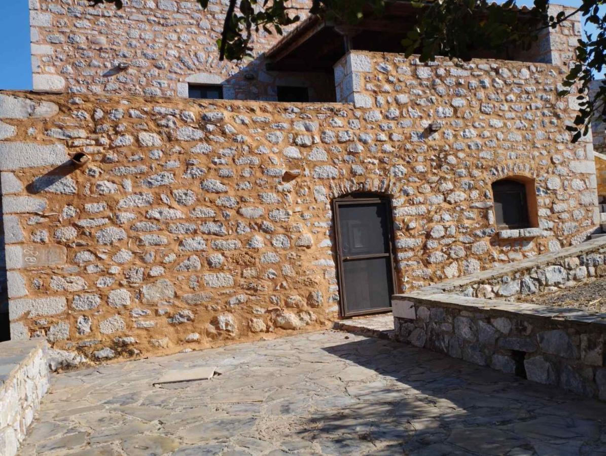 The Two Carob Trees, Traditional Stonehouse, Nikandri, Pirgos Diros Apartment Lefkias Ngoại thất bức ảnh