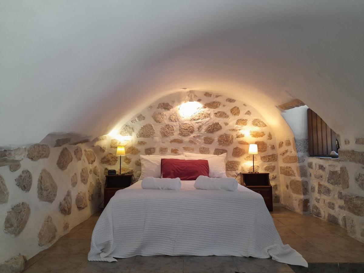 The Two Carob Trees, Traditional Stonehouse, Nikandri, Pirgos Diros Apartment Lefkias Ngoại thất bức ảnh